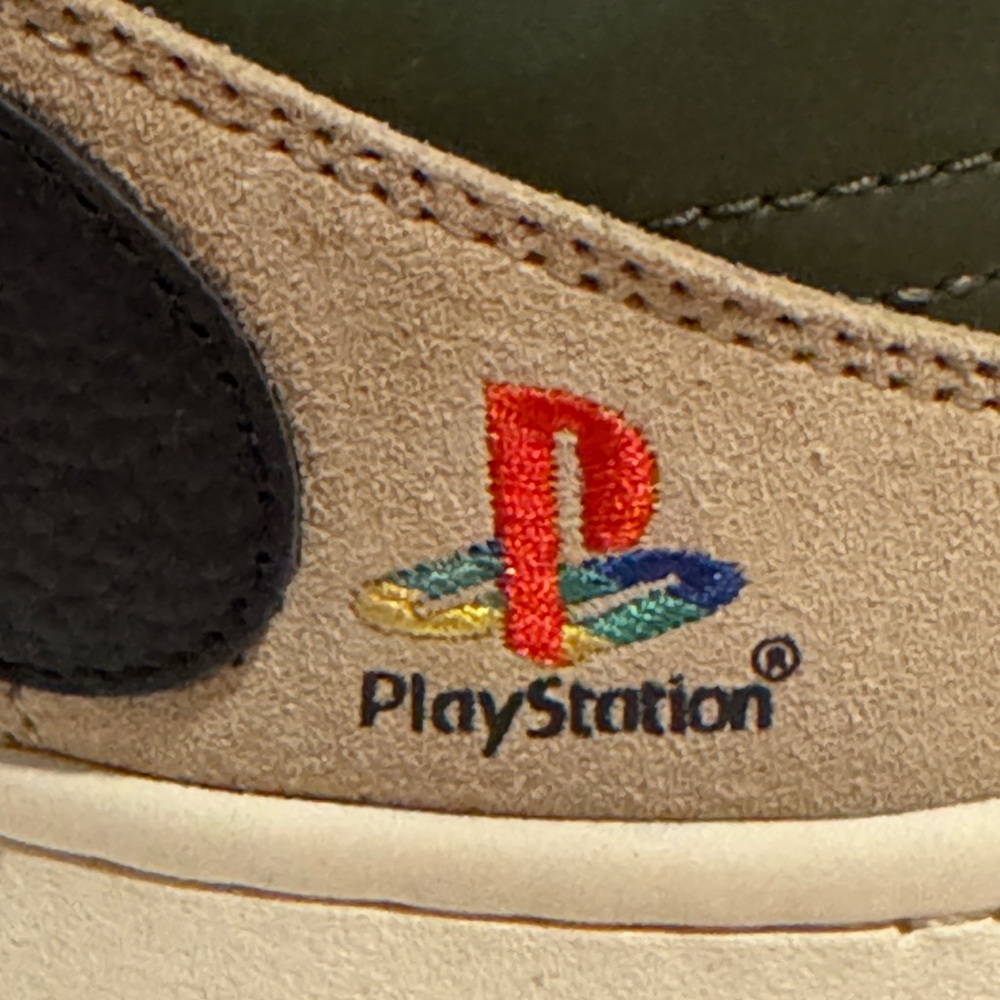 Nike SB Dunk Low Sneakers - Picture 6 of 11